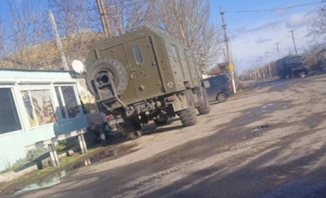 Партизани АТЕШ спостерігають за військовими рф в Новоолексіївці, щоб ліквідувати ворога