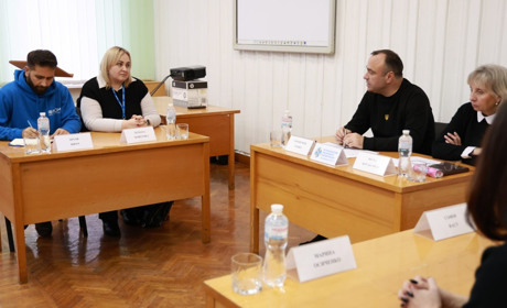 Міжнародна Організація з Міграції допомагає переселенцям Хмельниччини. Яку надають допомогу