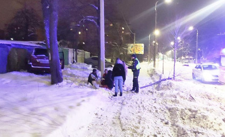Водійка позашляховика збила у Чернігові на тротуарі двох пішоходів. Що сталося