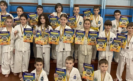 23 медалі привезли золотоніські таеквондисти з «Кузні Чемпіонів»
