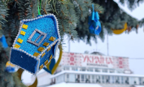 На солодощі та бігборд до свят з бюджету Первомайська витратять понад 138 тисяч гривень