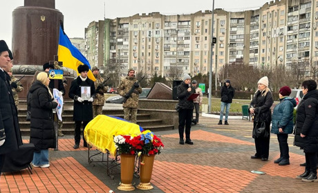 Южненці попрощалися з героєм-земляком Віталієм Горбачьовим (ФОТО)