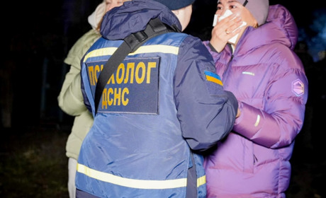 В Одеському районі під час атаки загинув чоловік. Постраждали будинки, пожежу гасили 53 рятувальника