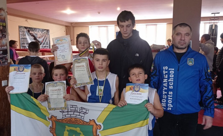 Тростянецькі боксери взяли участь в чемпіонаті та привезли з Сум п'ять медалей