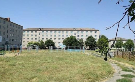 У Генічеську у приміщенні ВПУ № 17 утримують українських полонених