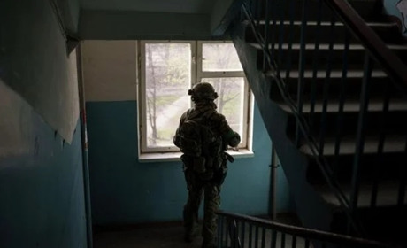 У Мелітополі російські військові ходять по квартирах та перевіряють документи