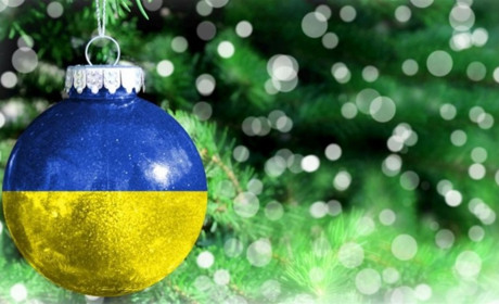 Чи доречні ялинки, подарунки та святкові столи, коли в країні війна? Психологиня дала відповідь