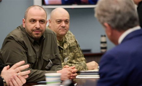 Рустем Умеров заявив про плани викликати до призовних пунктів ЗСУ українців, які живуть за кордоном