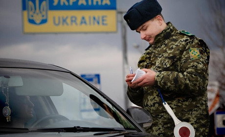 З України щодоби виїжджають 6 тисяч чоловіків. Хто та за яких умов може перетинати кордон?