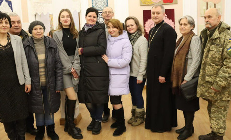 У Фастівському музеї триває виставка «Різдвяне мереживо»: фастівчан запрошують на гостину