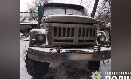 У Миргородському районі вантажівка на смерть придавила чоловіка: поліція встановлює обставини