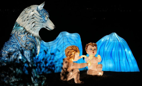 У Києві в парку "Співоче" відкрився фестиваль ліхтарів "Lights & Dreams"