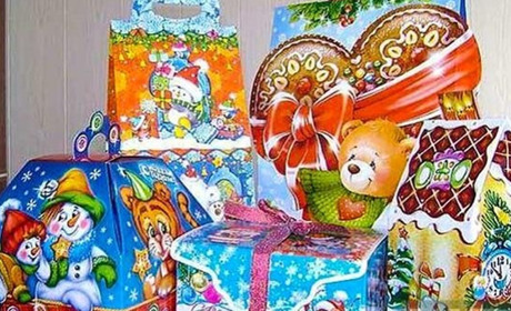 В Покровську для дітей видають новорічні подарунки. Хто може отримати