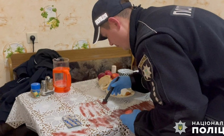 Жорстоке вбивство на Одещині: чоловік наніс пів сотні ножових поранень своєму знайомому