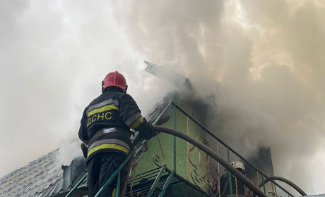 Пожежа на Ржищівщині: у Великих Пріцьках горів будинок