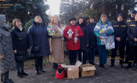 Рятувальники з Гуляйполя отримали від берегинь культури обереги
