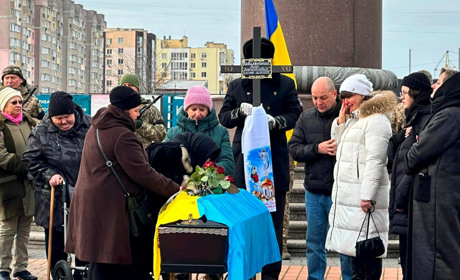 Южненська громада провела в останню путь загиблого воїна Ігора Кобилянського (ФОТО)