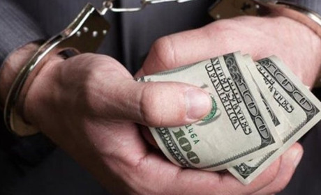 Посадовця з Южного затримали на хабарі (ОНОВЛЕНО)