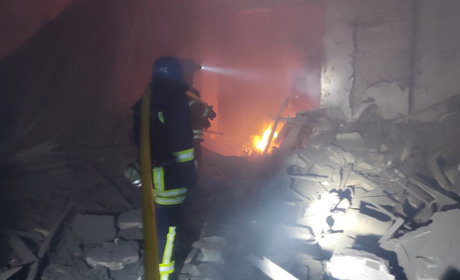 Рятувальники в Торецьку ліквідували пожежу житлового будинку, яка виникла через ворожий обстріл