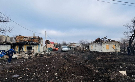 Майже 100 будівель пошкоджено під час новорічного обстрілу Покровська. В місті оцінюють збитки