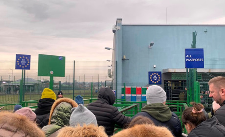 Особиста історія: як відбувається перетин кордону чоловіків з Польщею