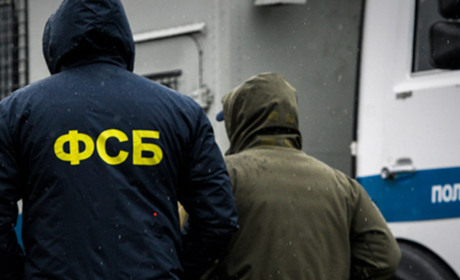 "Полювання на відьом". На Луганщині окупанти затримали двох осіб, які "шпигували" на Україну
