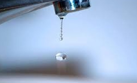 У Кошарах через прорив труби немає води