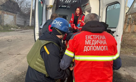 Під обстрілами ракетами та артилерією: в екстренці області навели статистику роботи медиків швидкої