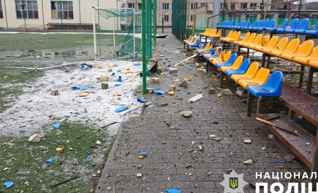 На Херсонщині армія рф завдала ударів по житловим будинкам, медзакладам та будівлі поліції (ФОТО)
