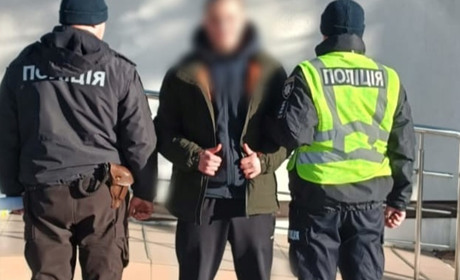 На Київщині затримали 19-річного хлопця, який хотів викрасти ювелірні вироби