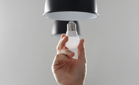 Укрпошта продовжує обмін жарівок на світлодіодні лампи