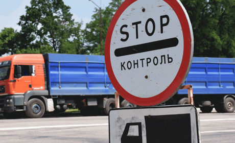 На Полтавщині ввели обмеження руху вантажівок