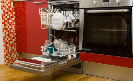 Яку посудомийку вибрати — вбудовану або окрему