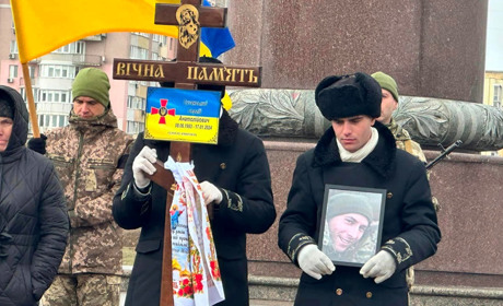 В Южному провели в останню путь 46-го військовослужбовця з громади Сергія Сузанського (ФОТО)