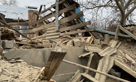 Понівечено пожежне авто та 10 приватних будинків: наслідки російської атаки по Нікополю