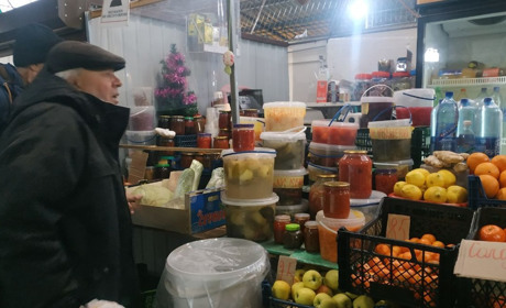 Ціни «кусаються», а їсти треба: що по чім на ринку у Гадячі