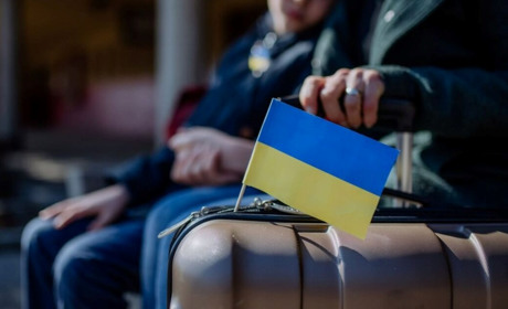 Українці за кордоном: які виплати отримують біженці в країнах Європи у 2024 році