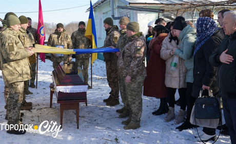 Втрата героя: Сатанівщина попрощалася з водієм кулеметного взводу Михайлом Лисом