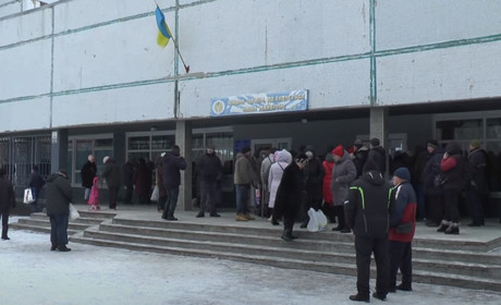 Жителям Лозової видають гуманітарну допомогу. Куди і кому приходити за продуктовими наборами
