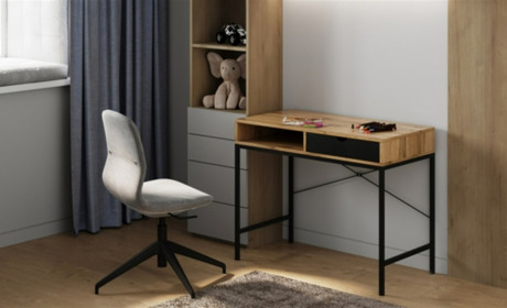 Письмовий стіл з полицями: функціональне рішення для організації робочого простору