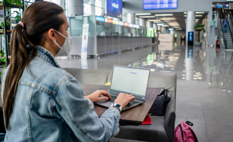 Як провезти ноутбук у літаку: ручна поклажа чи багаж?