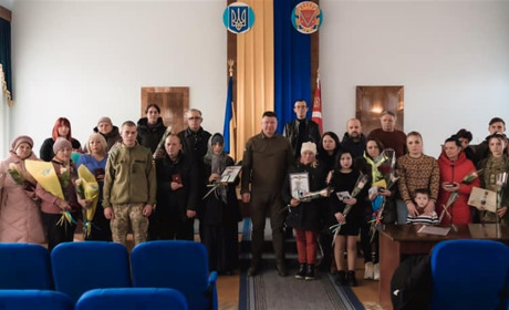 В Кропивницькому вручали нагороди родинам загиблих Героїв. В списку нагороджених є два долинчанина