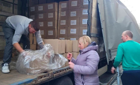 Переселенцям з Луганщині нададуть 839 пакунків з продуктами. Хто має отримати допомогу