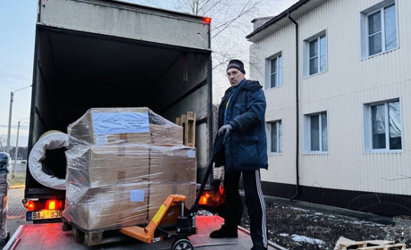Благодійники передли медичне обладнання та ліки для Покровської громади