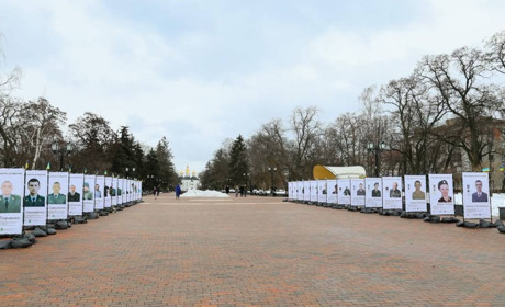 На Алеї Героїв у Чернігові з’явилися нові світлини. Фото