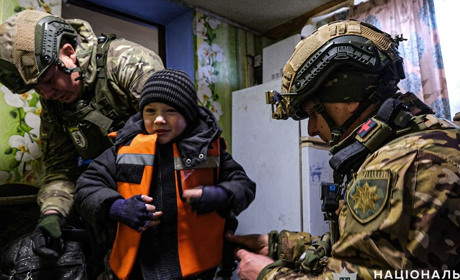 “Білі Янголи” евакуювали з-під Авдіївки родину з дітьми та домашніми улюбленцями