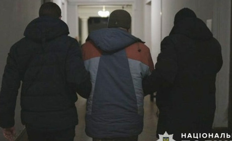 Вбив та розкидав частини тіла по мікрорайону: поліція затримала підозрюваного