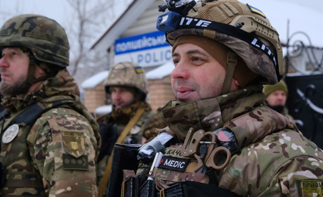 “Отримав поранення спини та кінцівок та продовжив рятувати людей” — історія парамедика з Волновахи
