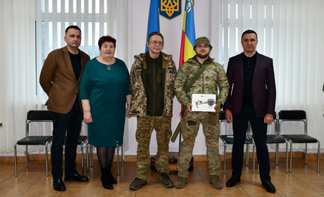 Громада Ніжина передала черговий дрон нашим захисникам