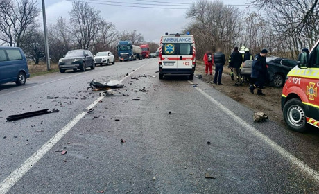 Смертельна аварія біля Великого Дальника: водійка під час обгону в'їхала у вантажівку і загинула